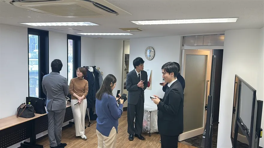 NOBORIBA®ビジネス異業種交流会の様子 1 — 多業種のビジネスパーソンが立席で交流する場