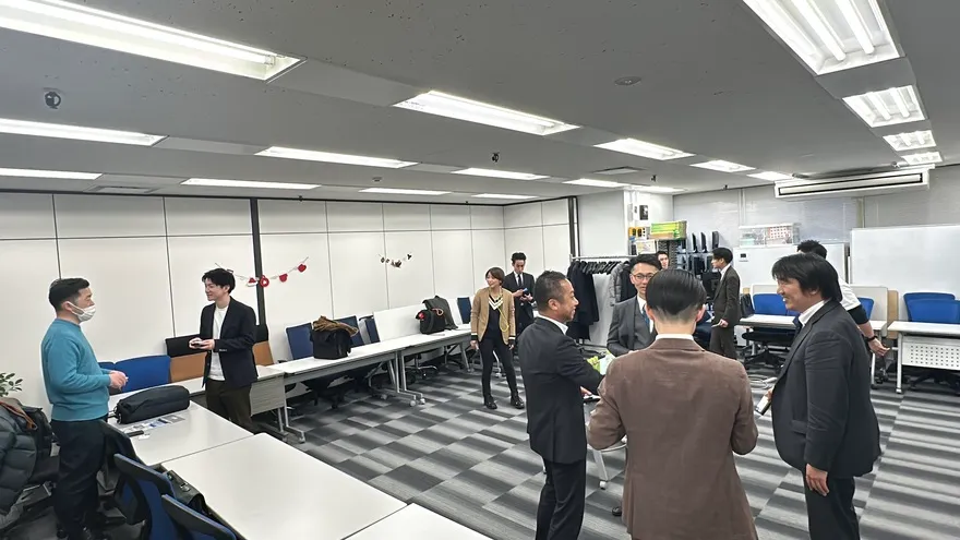 NOBORIBA®ビジネス異業種交流会の様子 3 — 多業種のビジネスパーソンが立席で交流する場