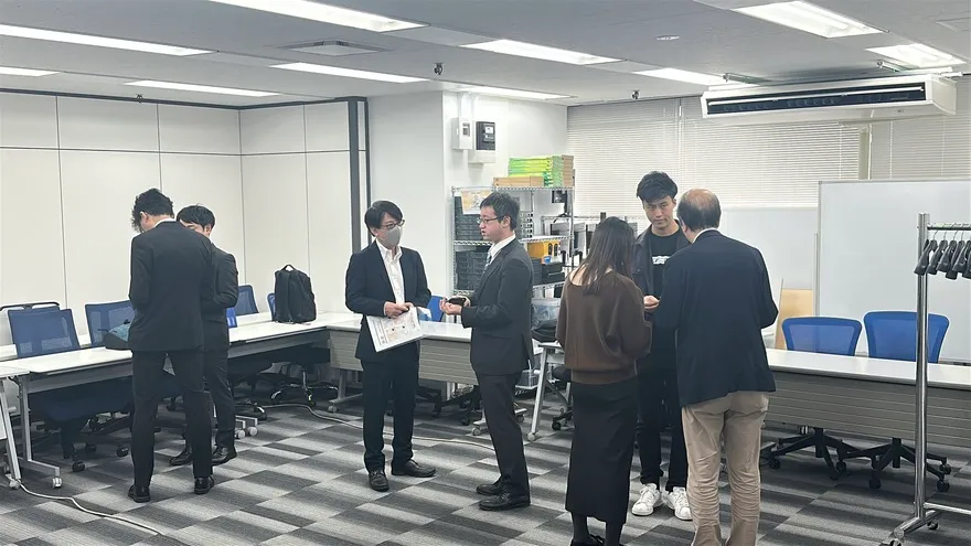 NOBORIBA SES交流会の様子 6 — 立席スタイルで名刺交換・歓談する参加者